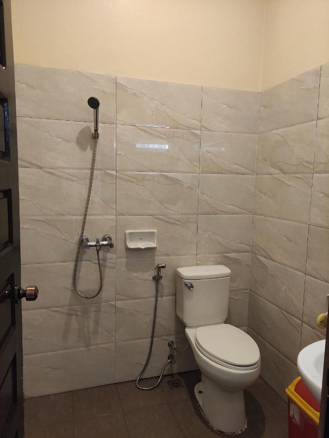 Attran Hotel Моламяйн Екстериор снимка