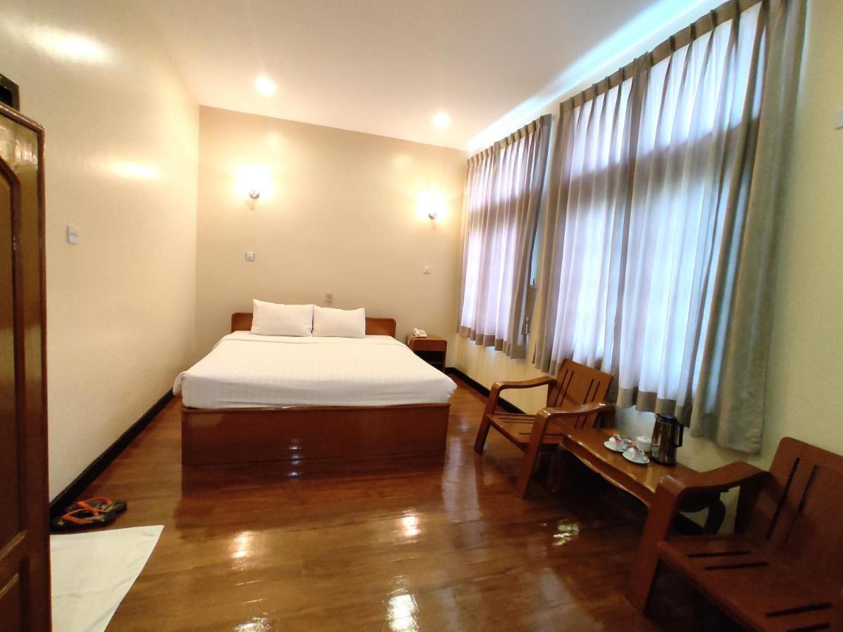Attran Hotel Моламяйн Екстериор снимка