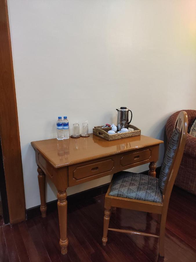 Attran Hotel Моламяйн Екстериор снимка