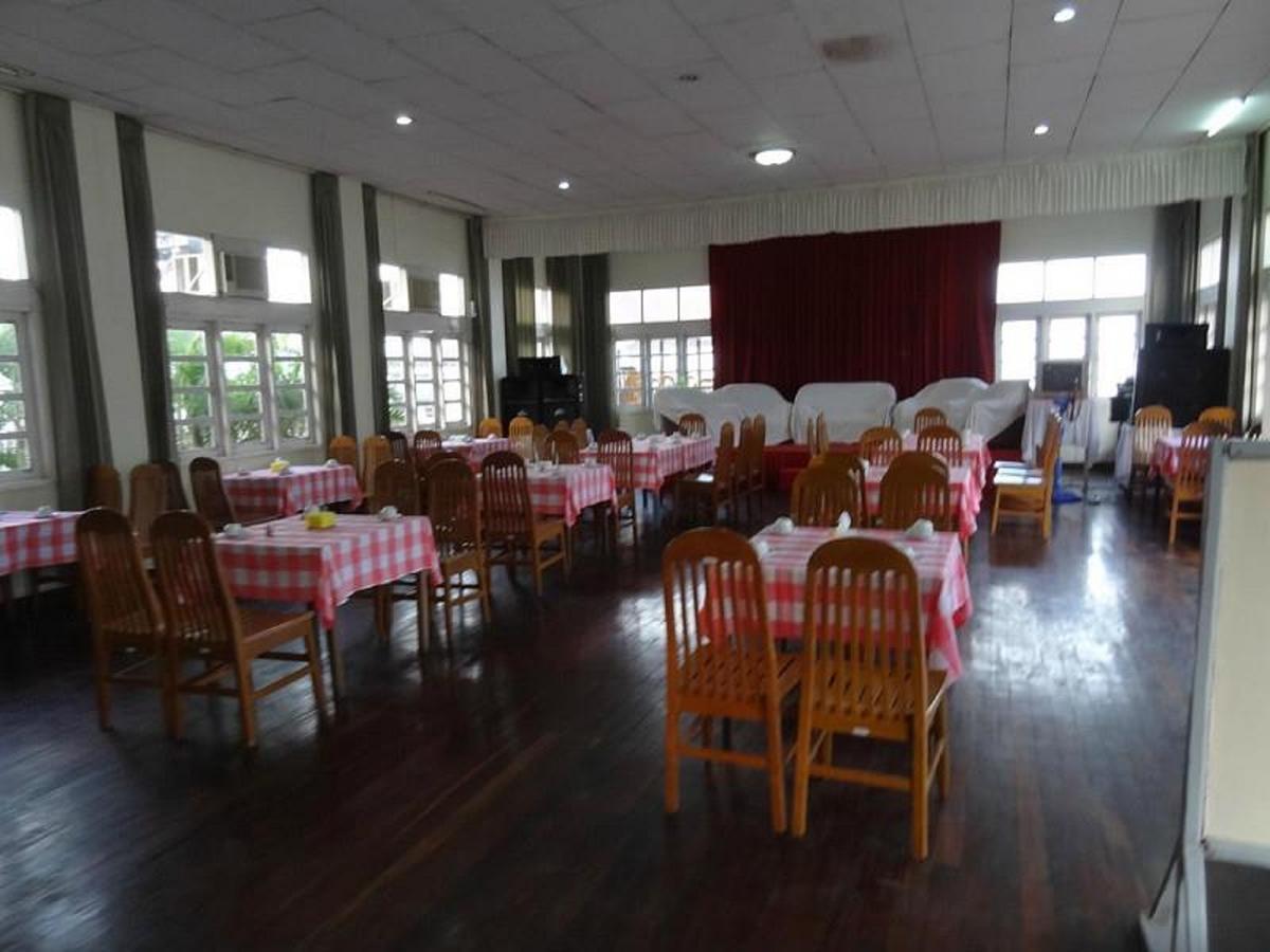 Attran Hotel Моламяйн Екстериор снимка