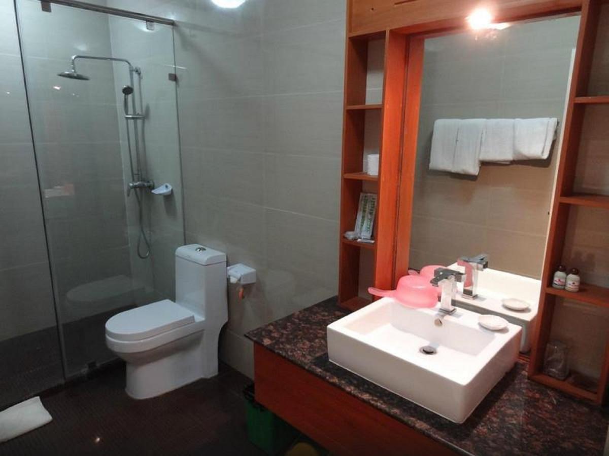 Attran Hotel Моламяйн Екстериор снимка